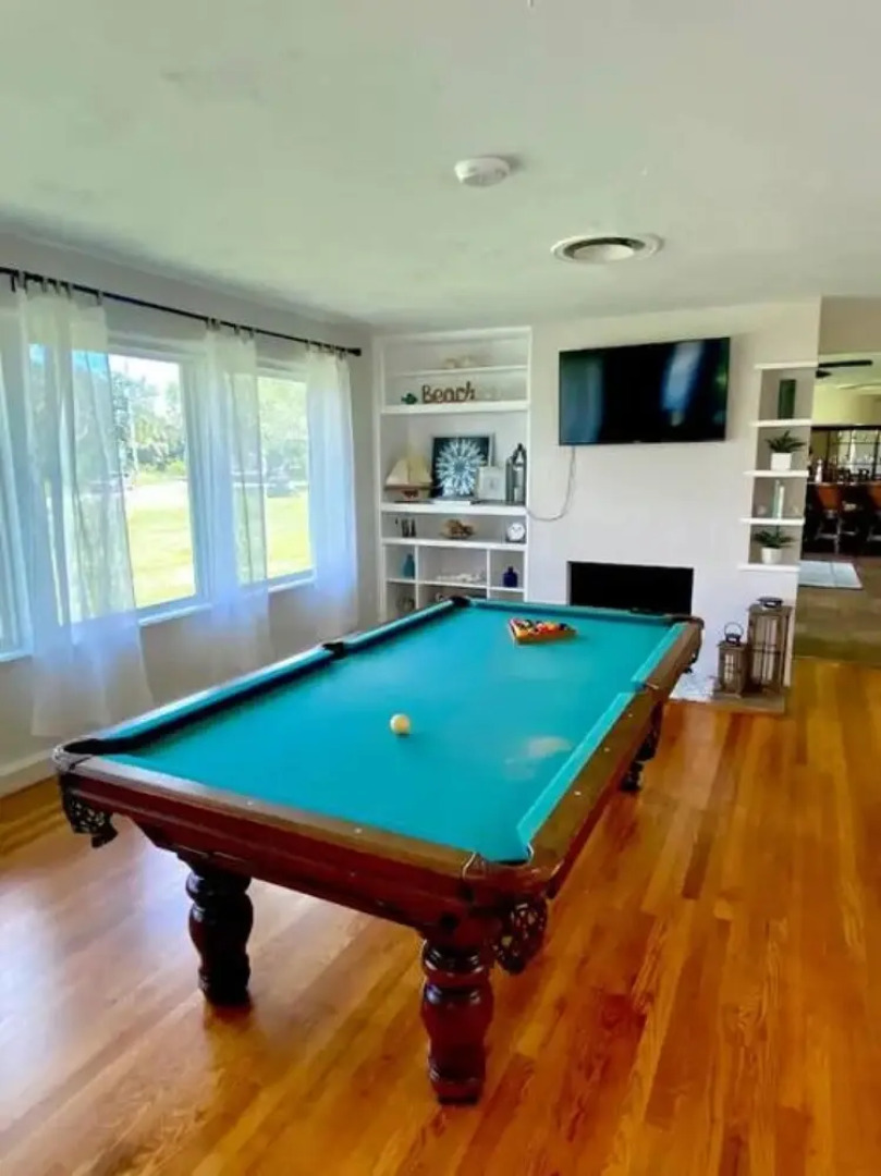 Cozy 4-Bedroom Beachside Home