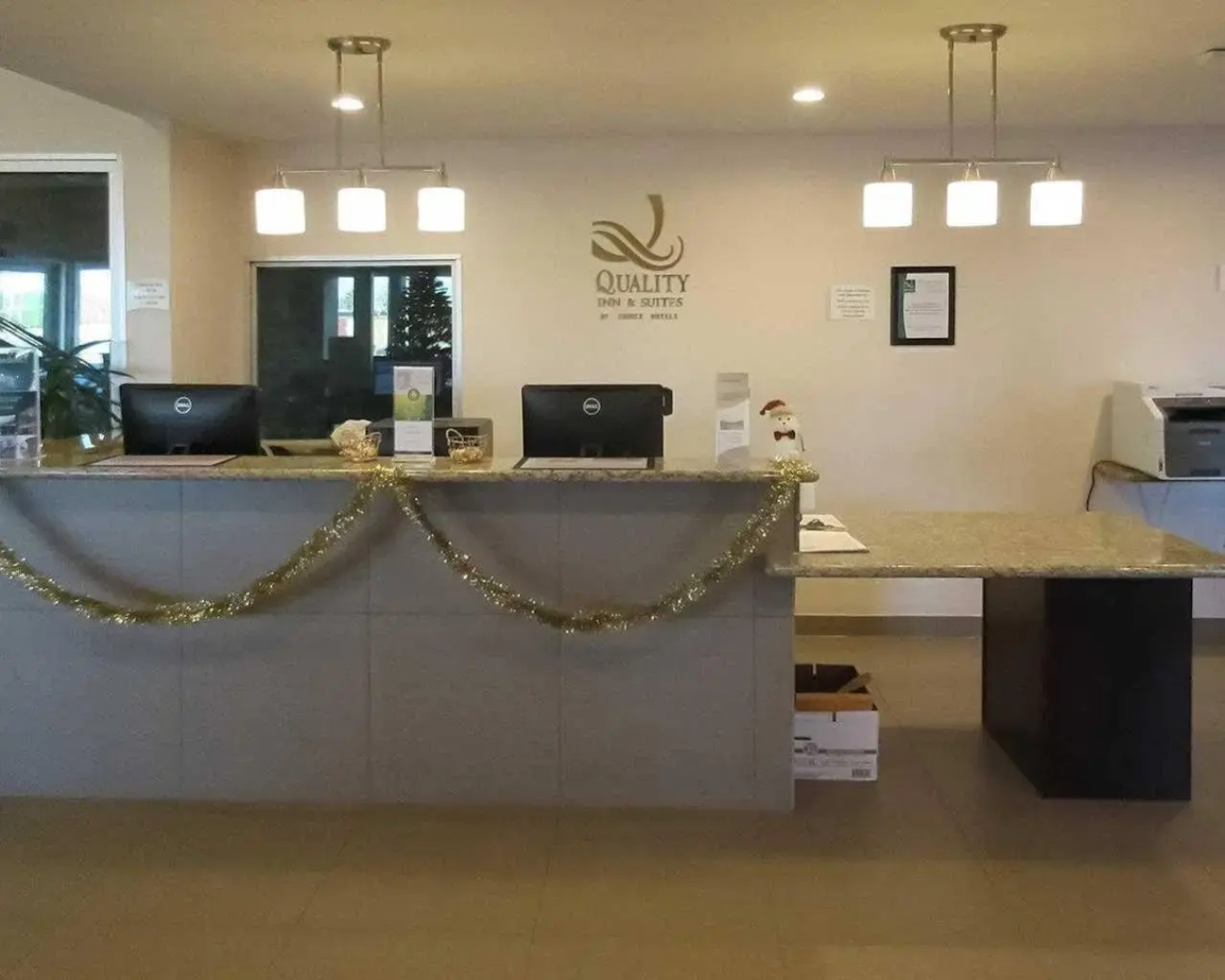 Quality Inn & Suites near Downtown Bakersfield