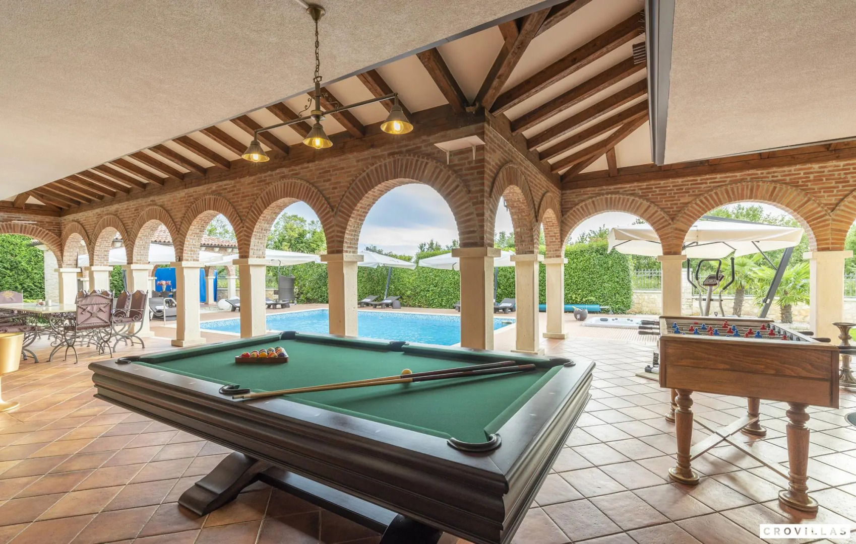 Carolus in Barat with 5 bedrooms and 5 bathrooms