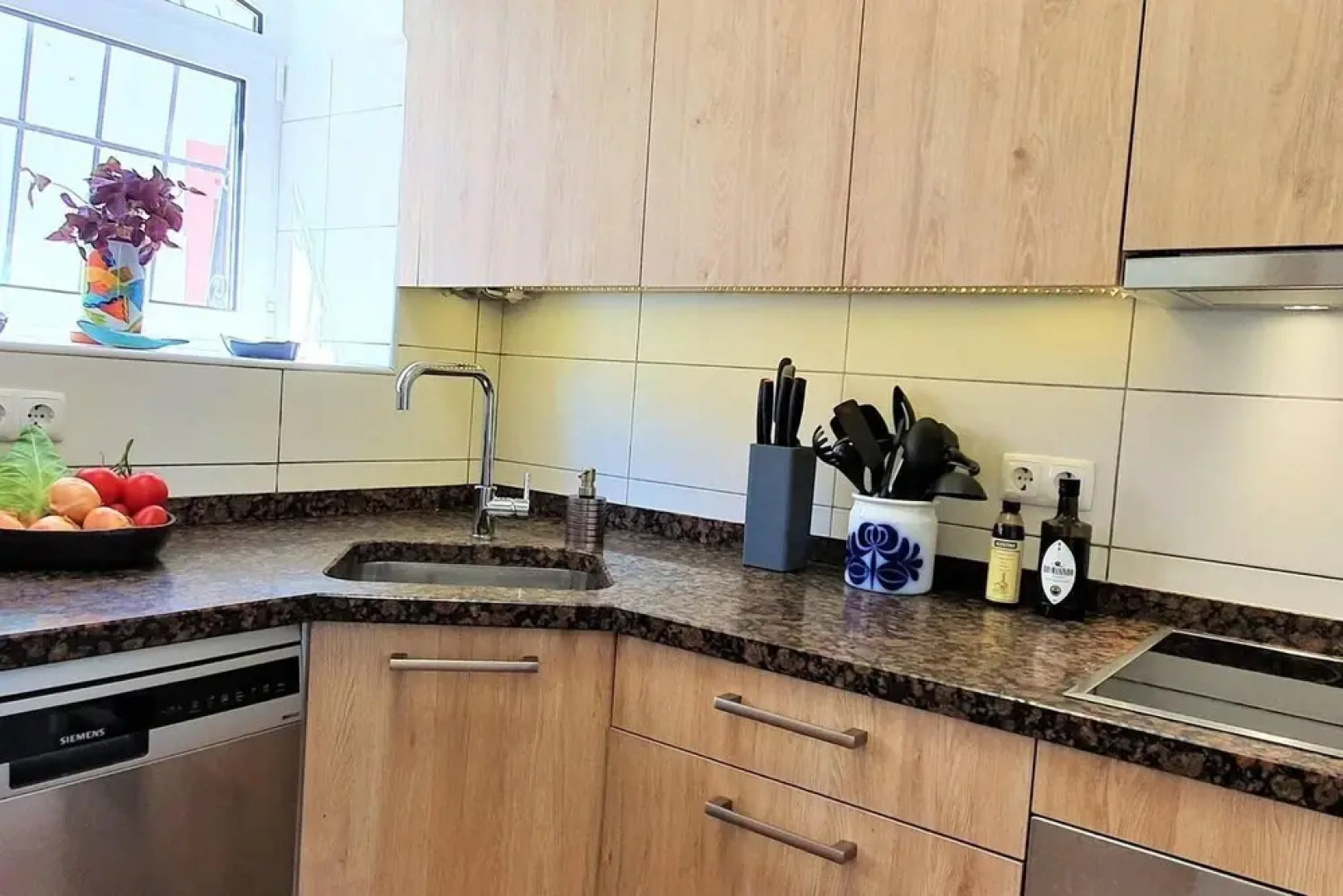 Waterfront, big Terrace, hot tub & 200 m to Beach