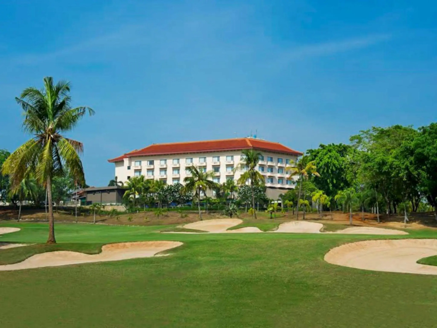 Puri KIIC Golf View Hotel