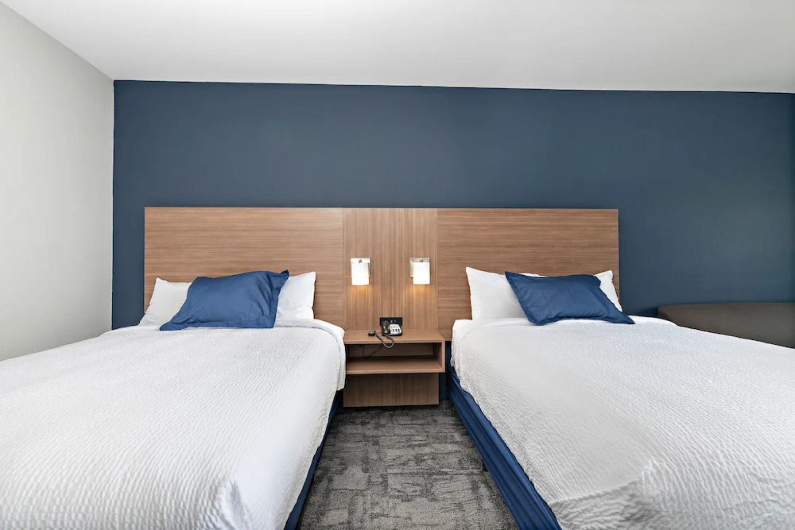 Holiday Inn Express Kansas City North – Parkville by IHG