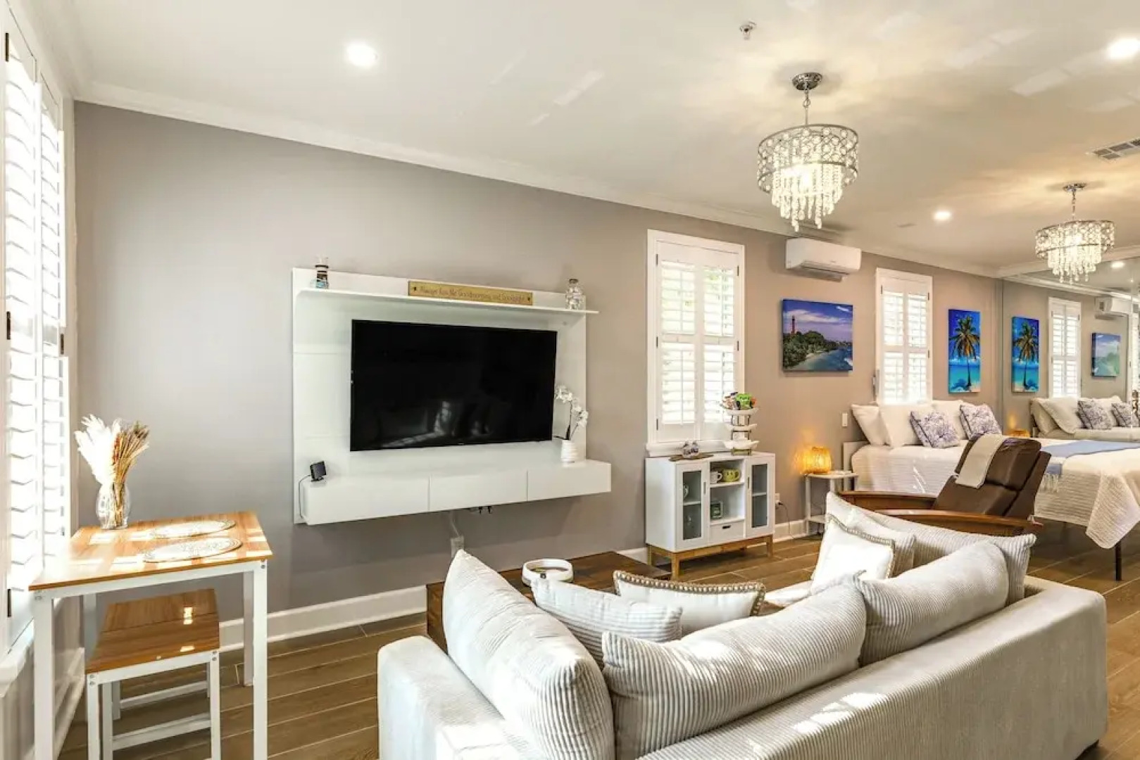 Pet-friendly Studio: 6 Mi to Jupiter Beach Park!