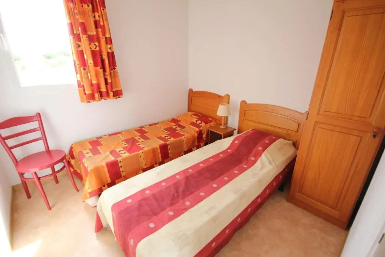 Belle villa 3 chambres 6 couchages grande terrasse sud parking privatif dans résidence sécurisée avec piscine commune 700 m de la mer LRCS174