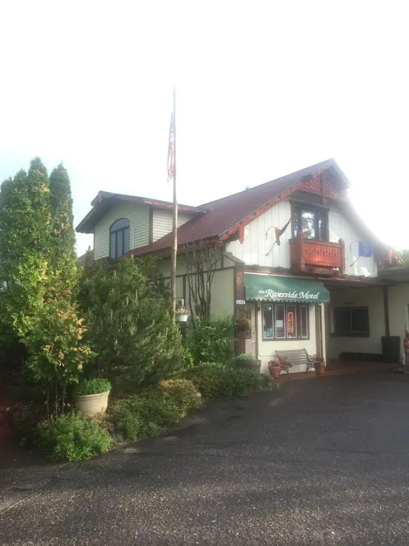 The Riverside Motel
