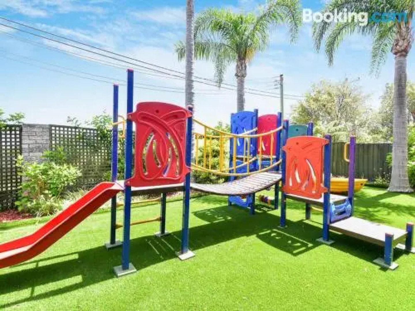 Allamanda Apartments