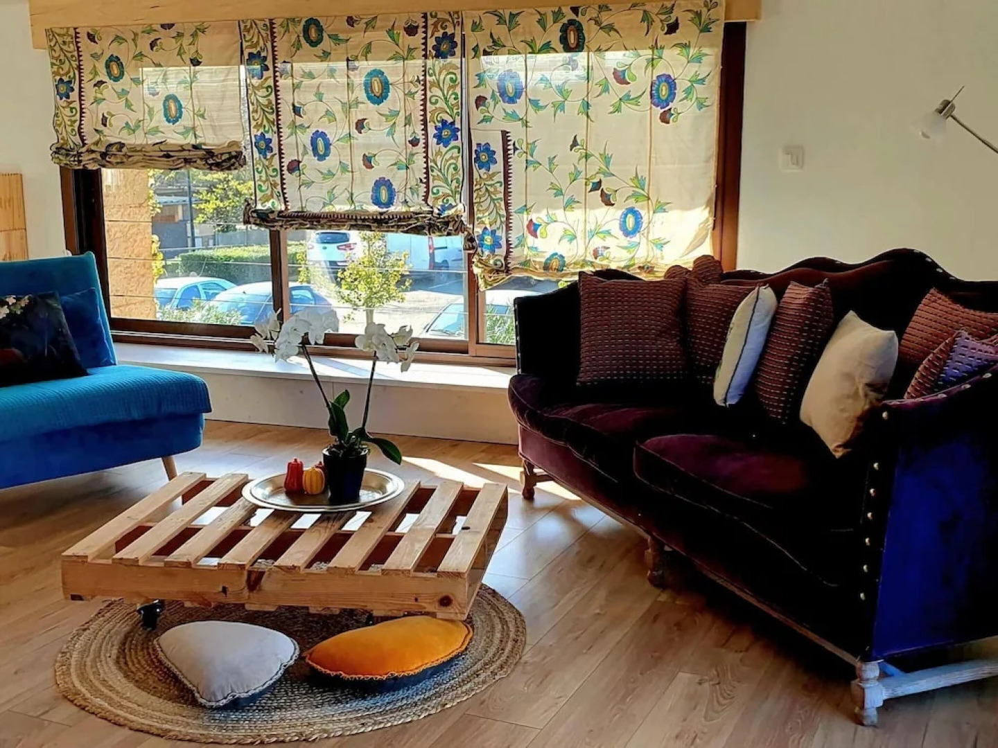 Bright, Modern Loft Comfortable Vacation Home