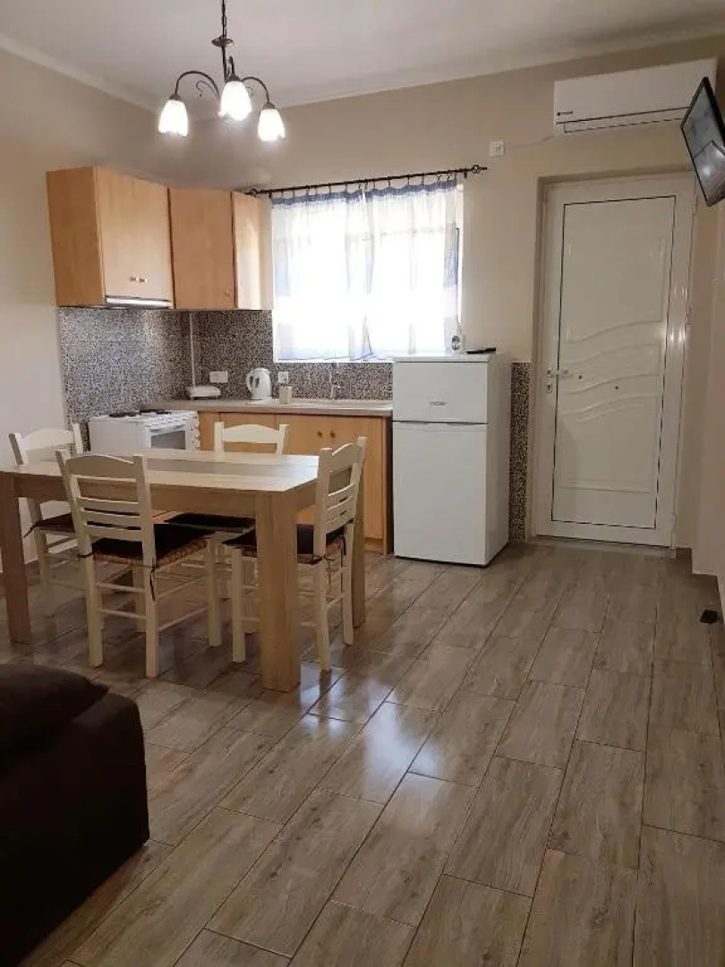 Marathon Studios & Apartments