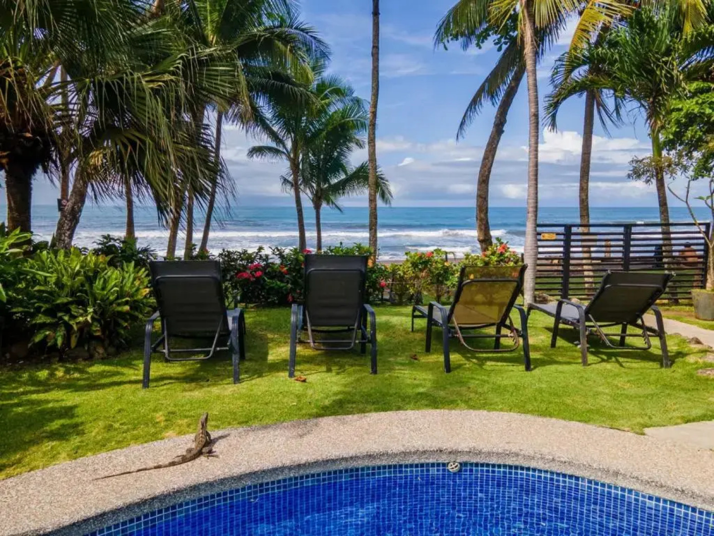 Ola Bonita BeachFront Apart Hotel