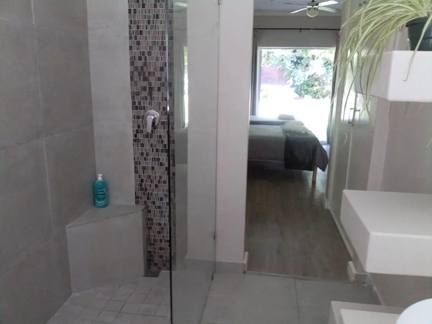 Dennecres 4 Guest House