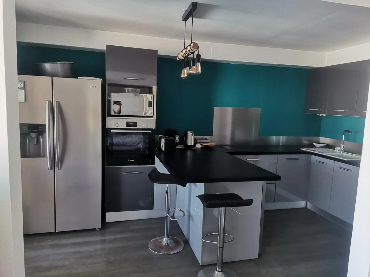 Bel appartement T4 vue mer sur la Marina du Gosier