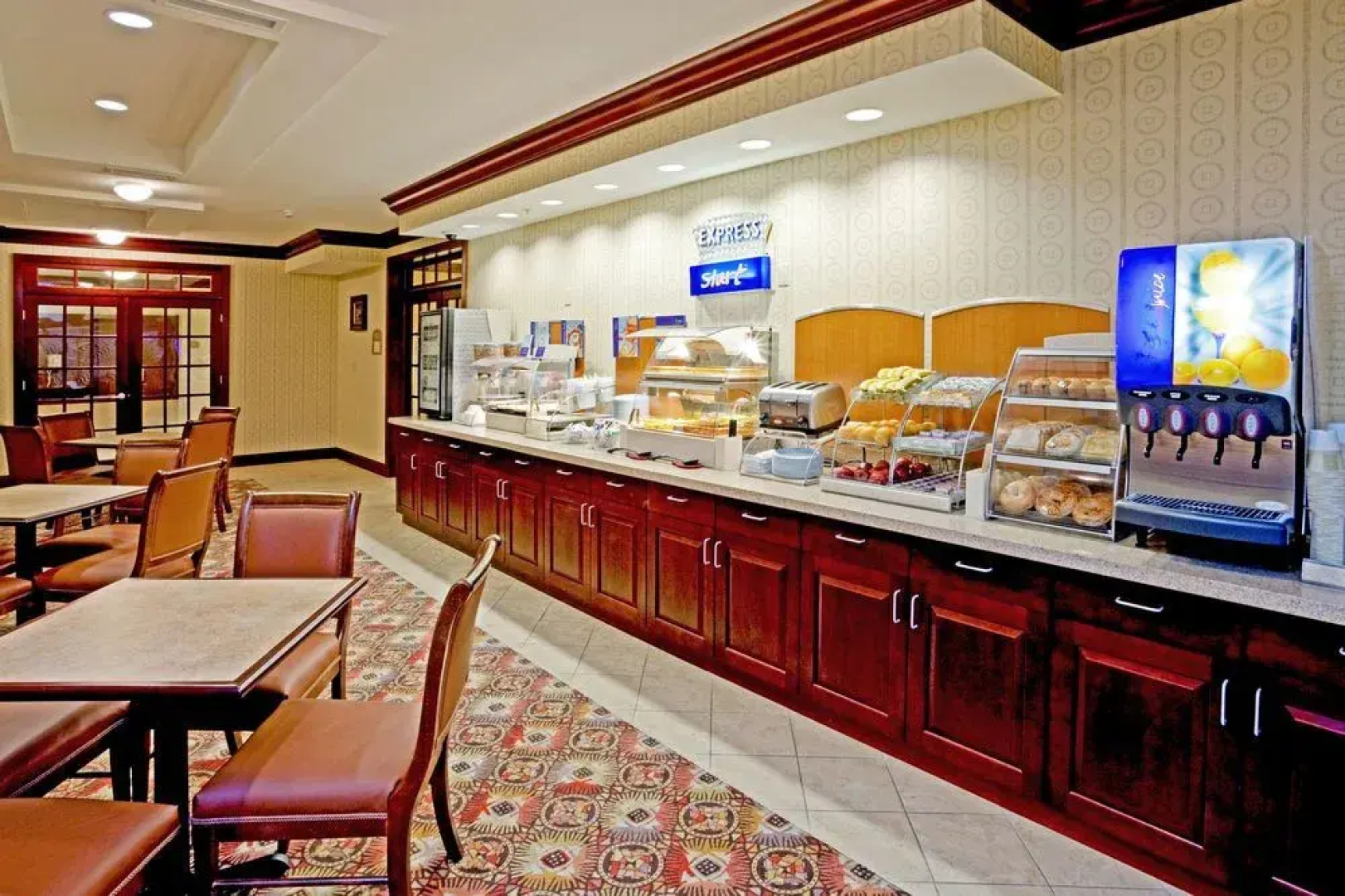 Holiday Inn Express Hotel & Suites Latham
