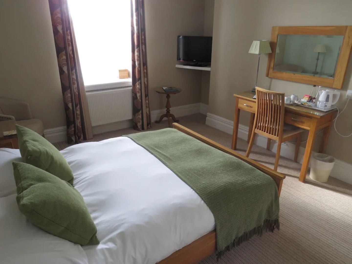 The Station Bar Grill and Rooms