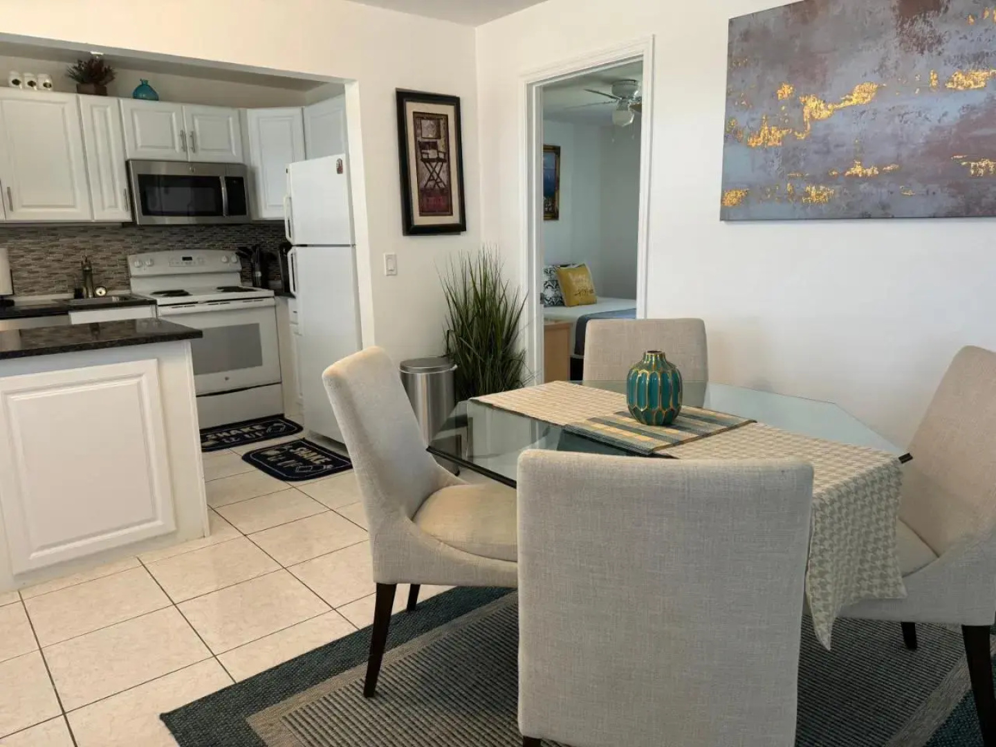 Cozy 2 bedroom near intercoastal & beaches