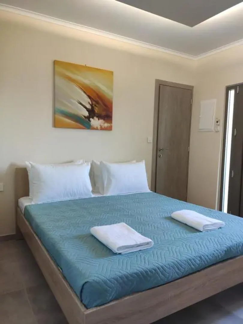 Wish sea and mountain view