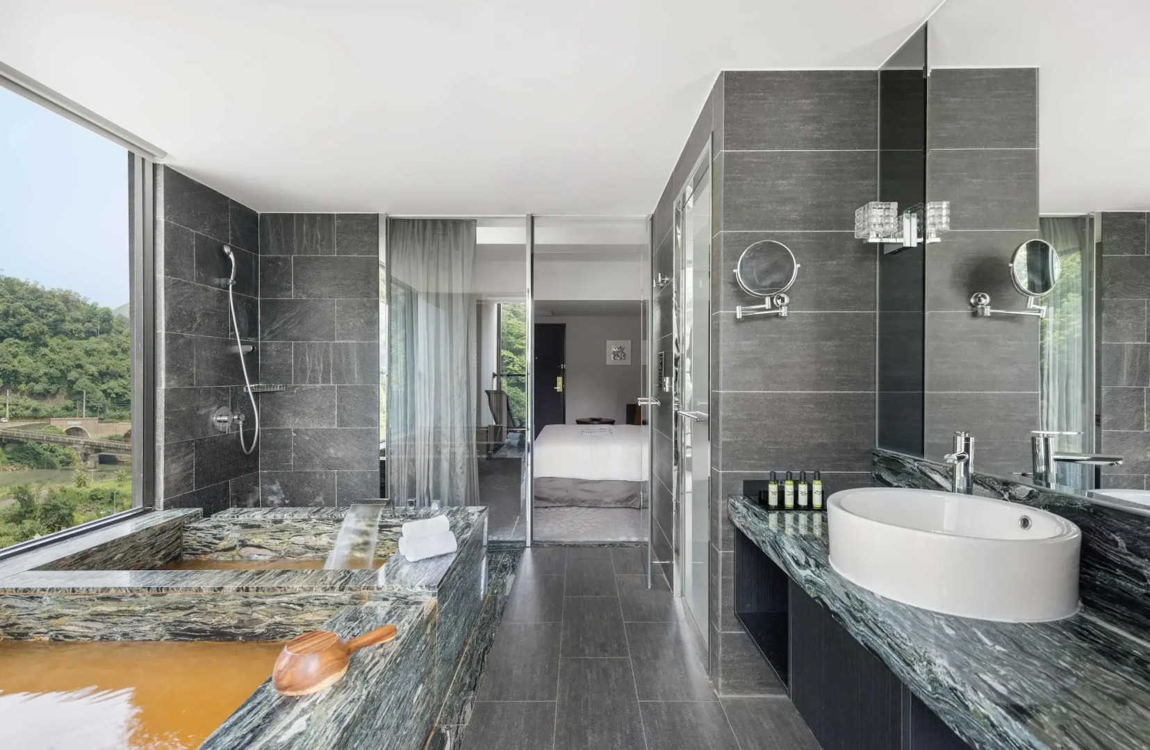 Lakeshore Hotel Suao