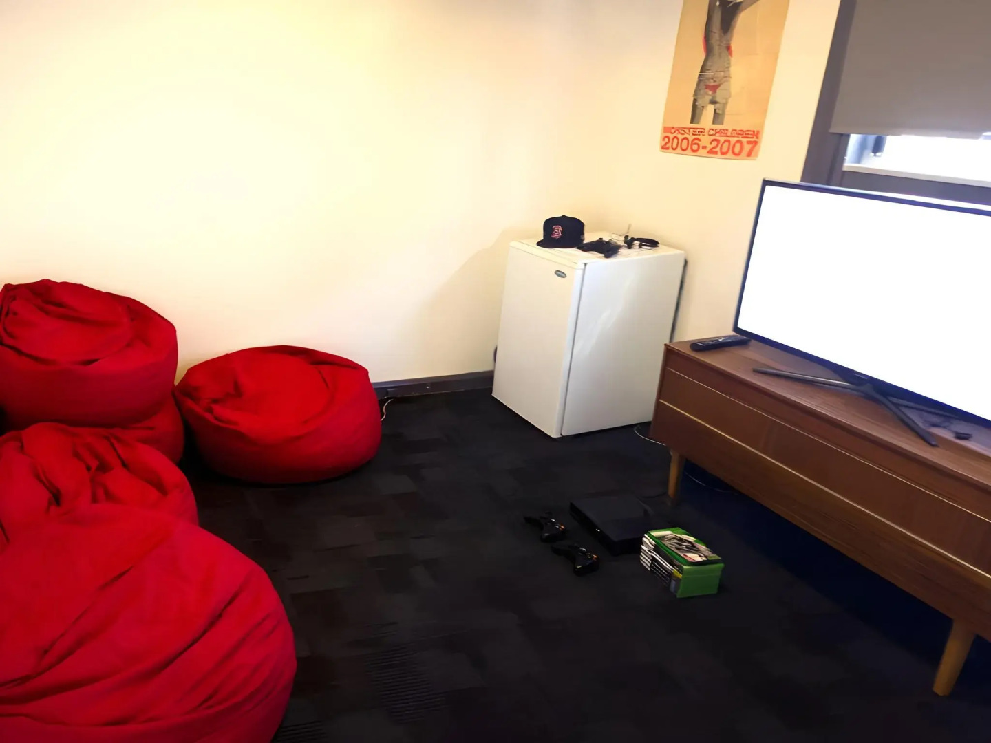 The Shiralee - Hostel