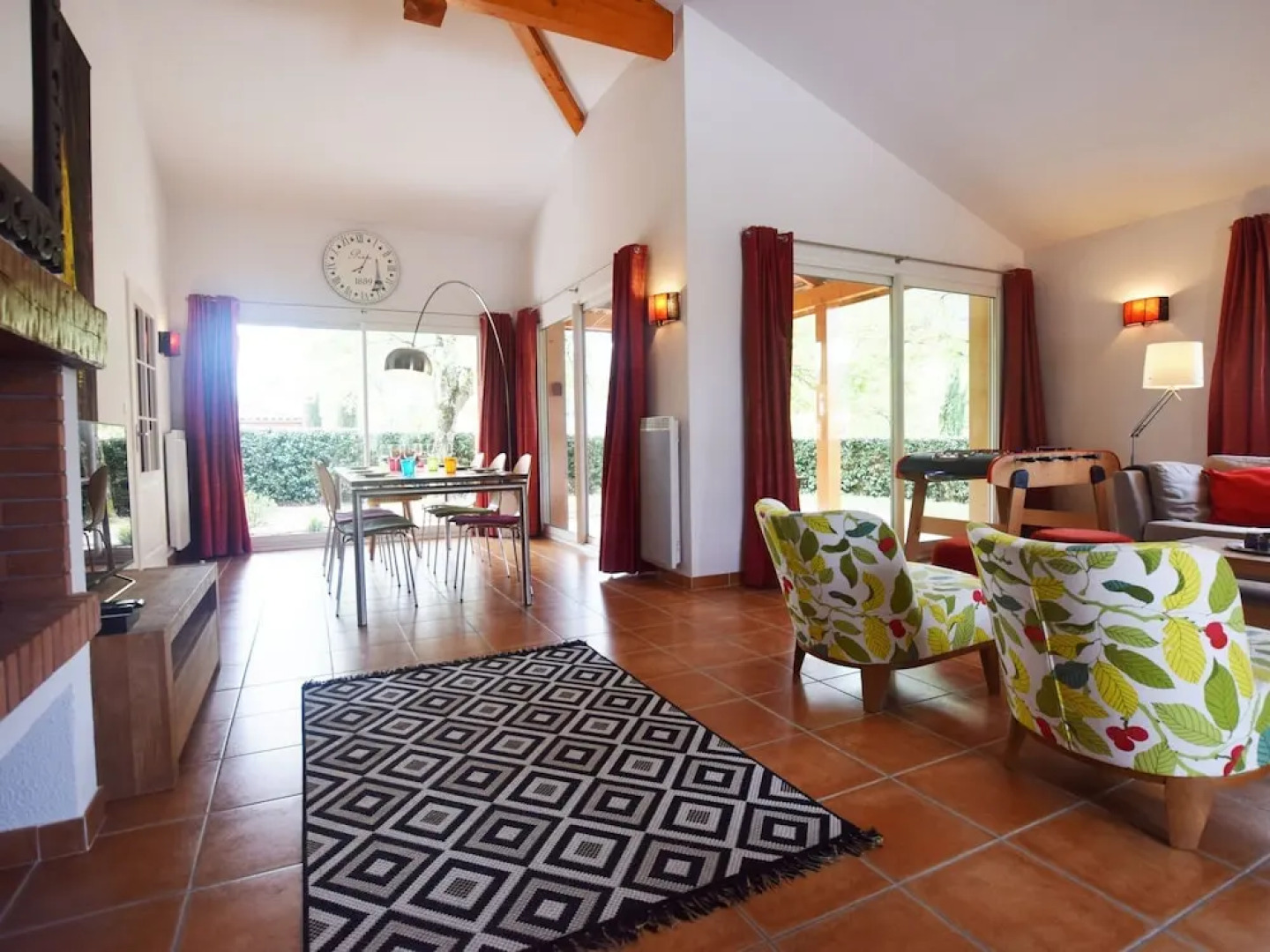 Elegant Villa in Les Mazes With Swimming Pool