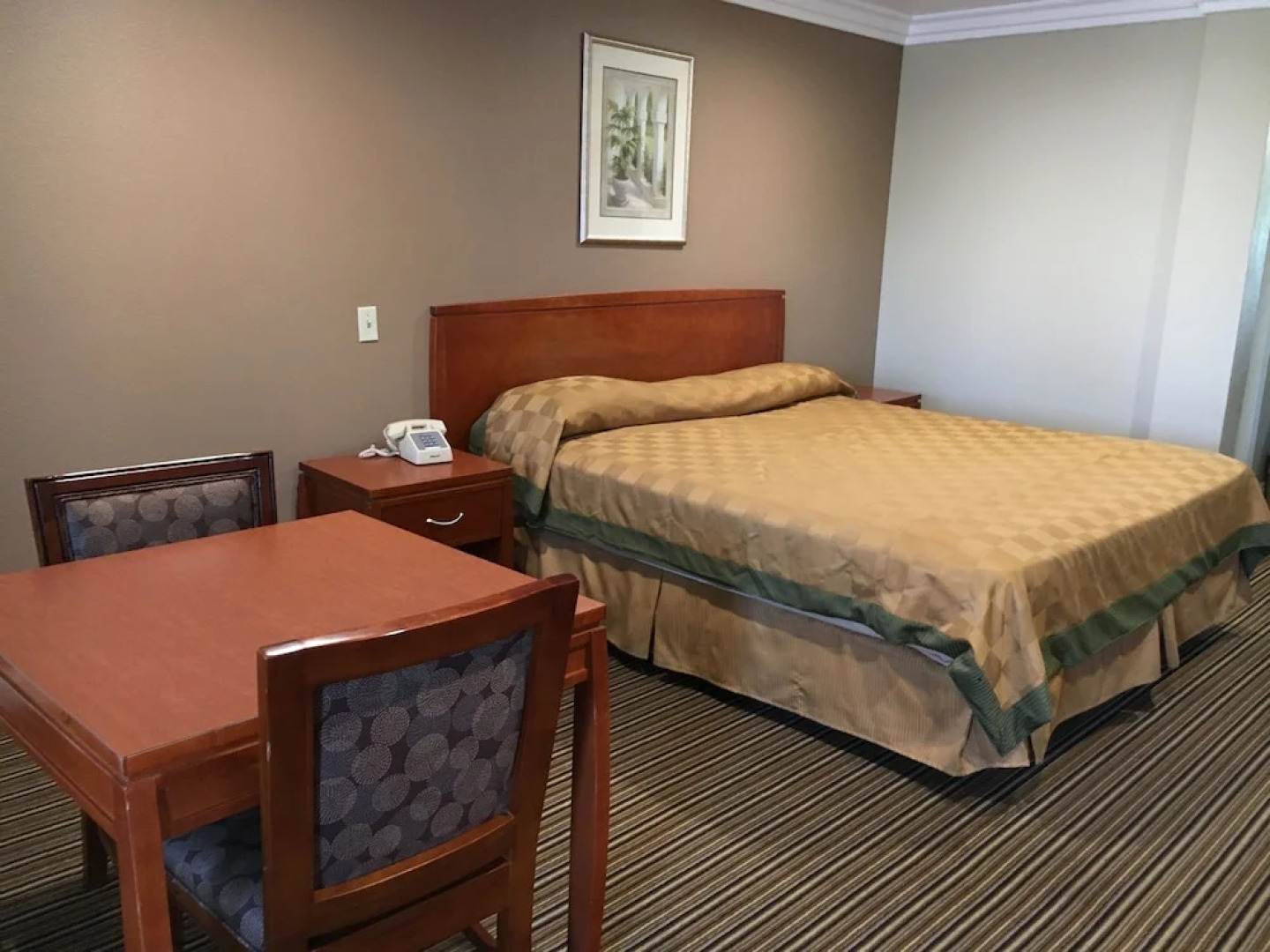 Regency Inn And Suites