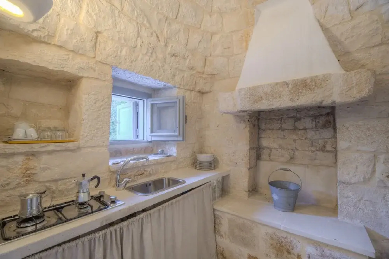 Trullo Palmento Cisternino by Typney