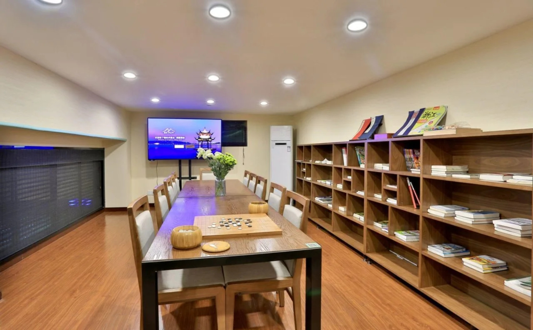 Nostalgia Hotel (West lake Hangzhou)