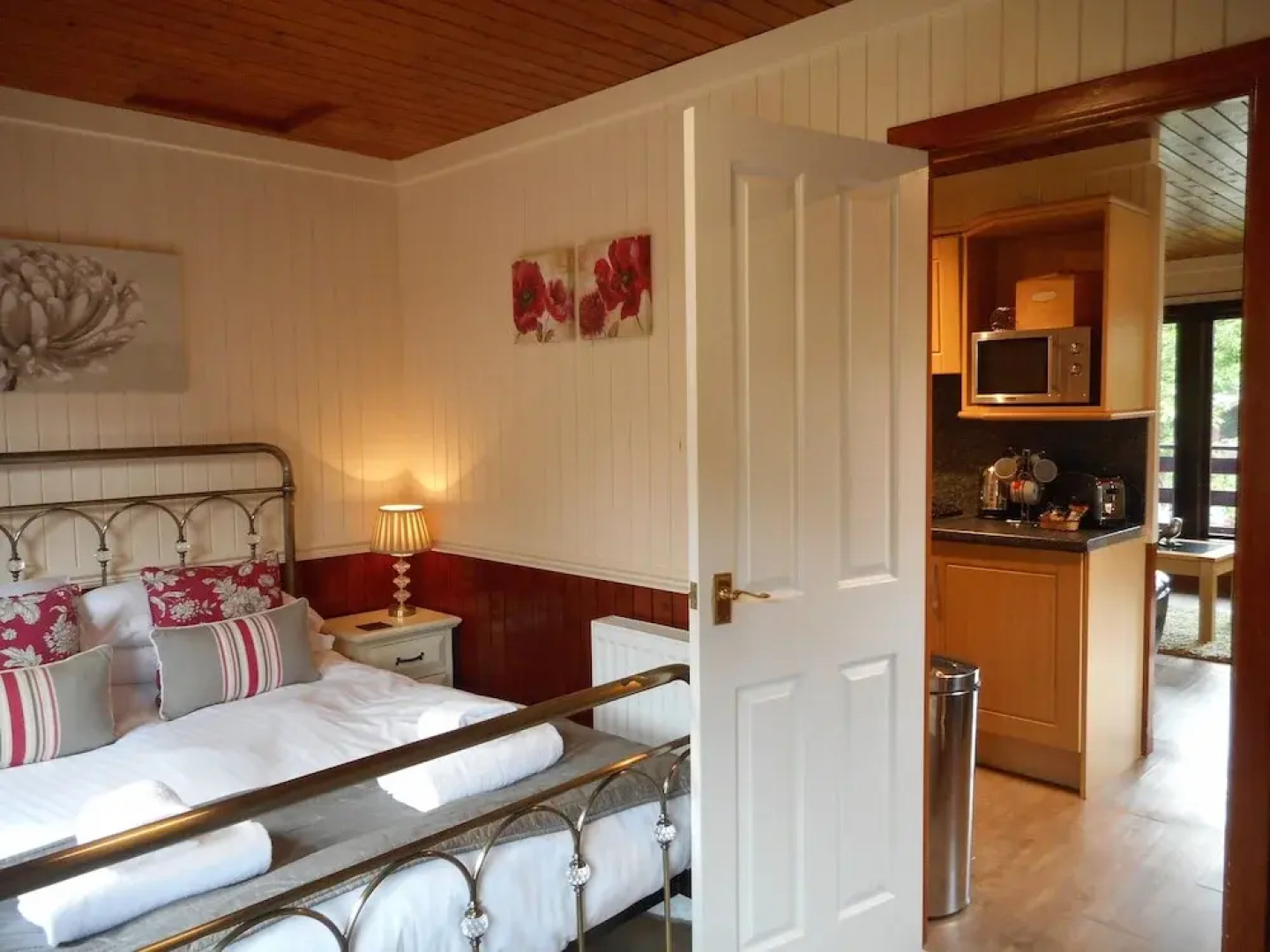 Bluebell Lodge 5 with Hot Tub