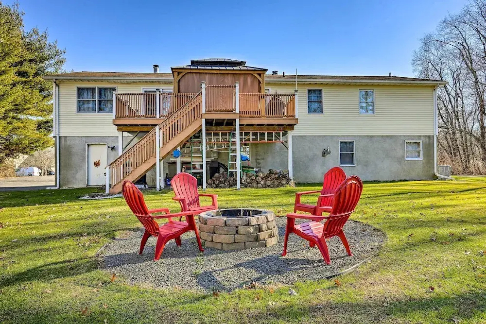 New Paltz Apt - 11 Mi to Poughkeepsie!