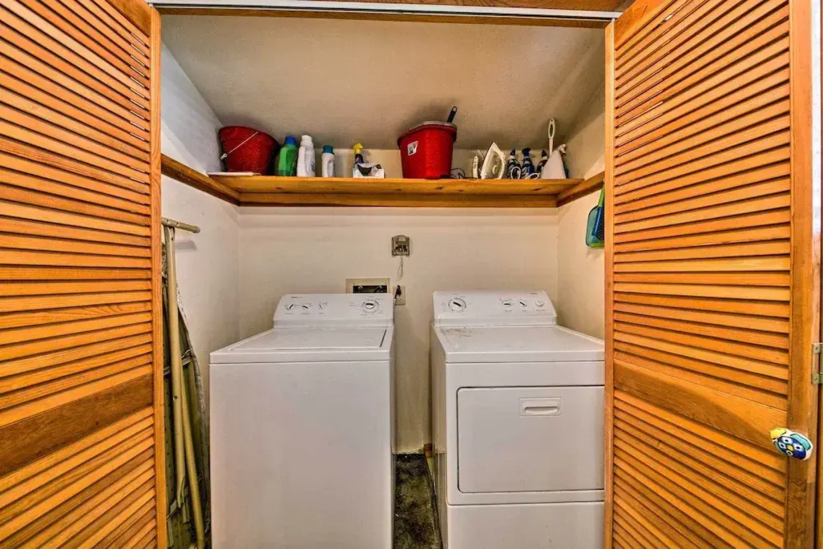 Boat Dock & Kayak: OBX Getaway on the Harbour