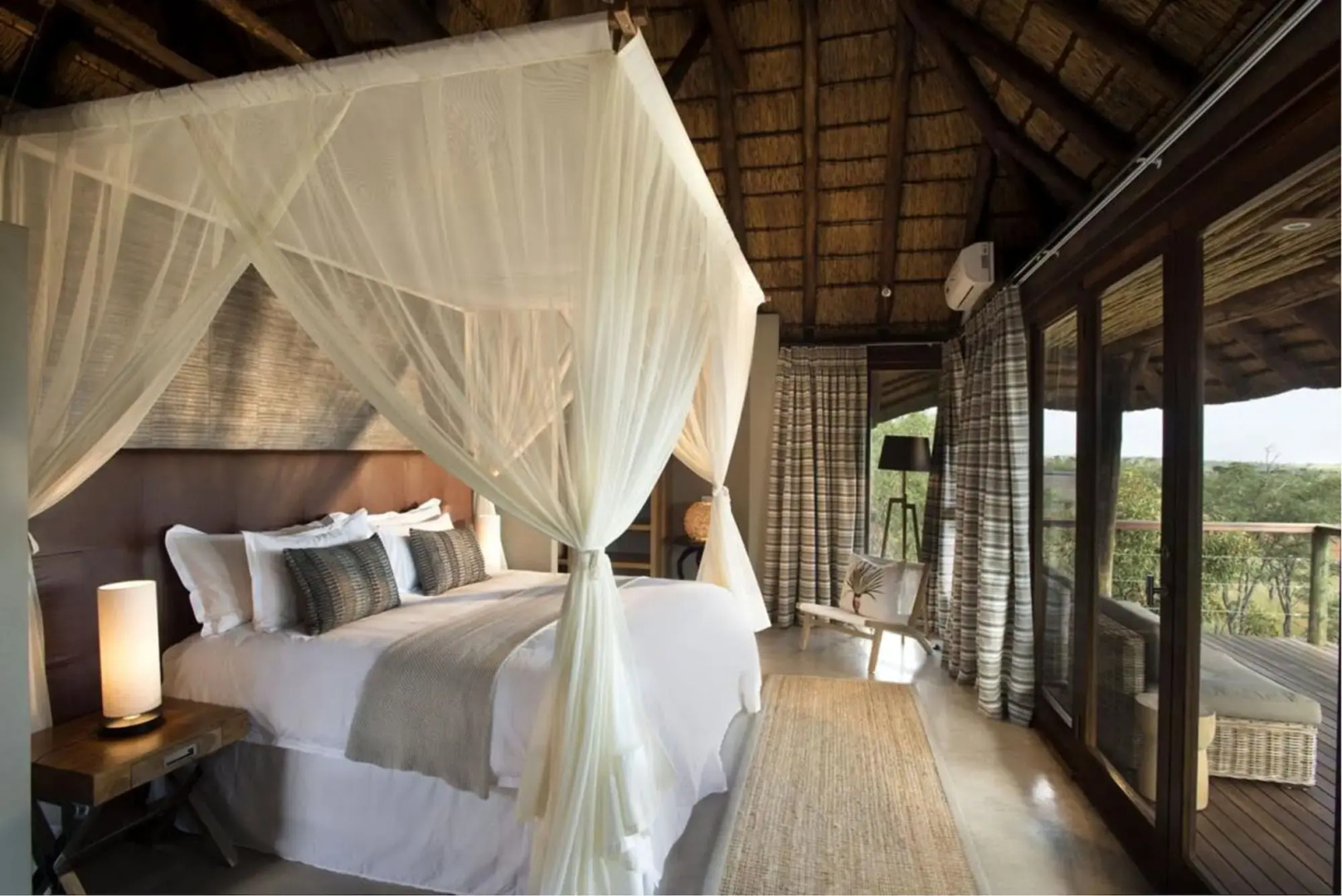 Mhondoro Safari Lodge & Villa