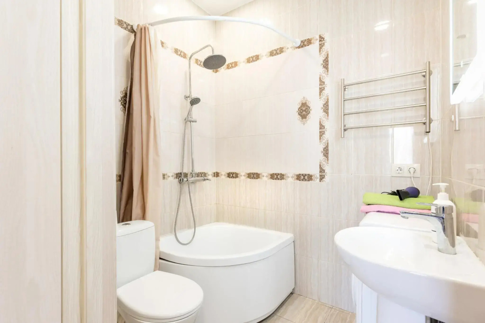 Гости любят на улице Анны Ахматовой