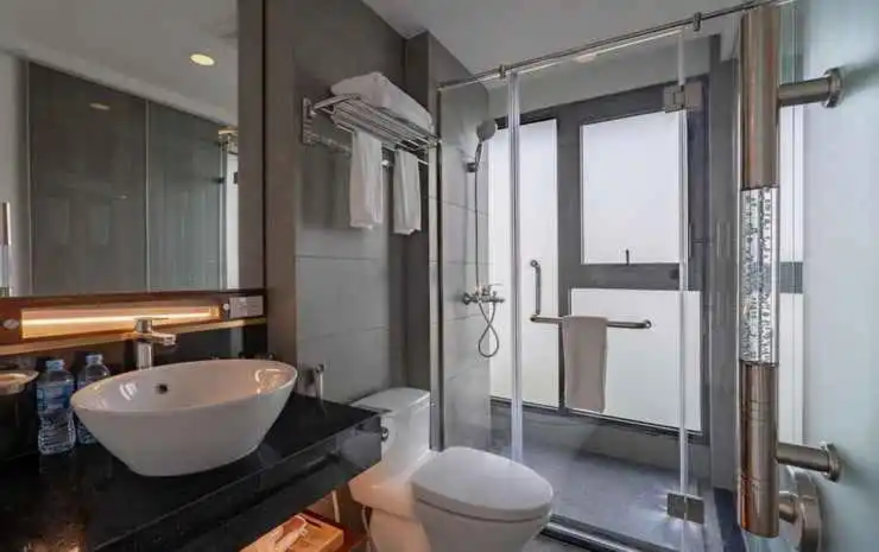 22Housing Moon Westlake Apartment