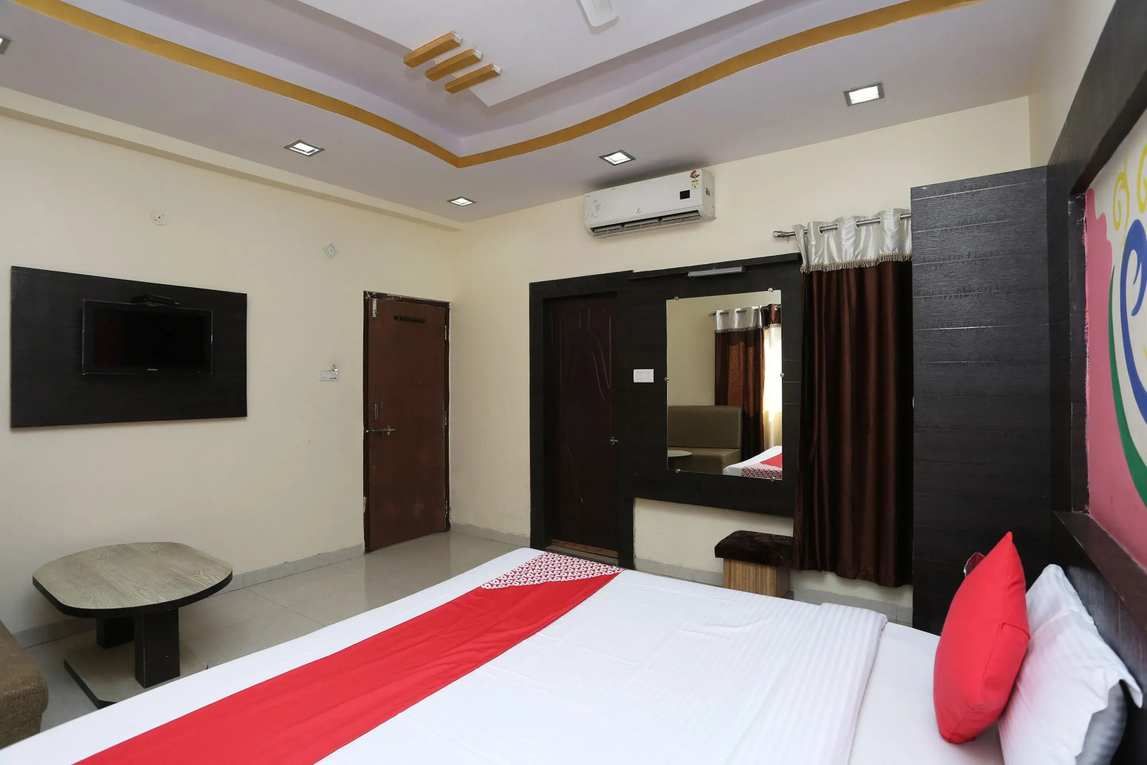 OYO 7828 Hotel Saket