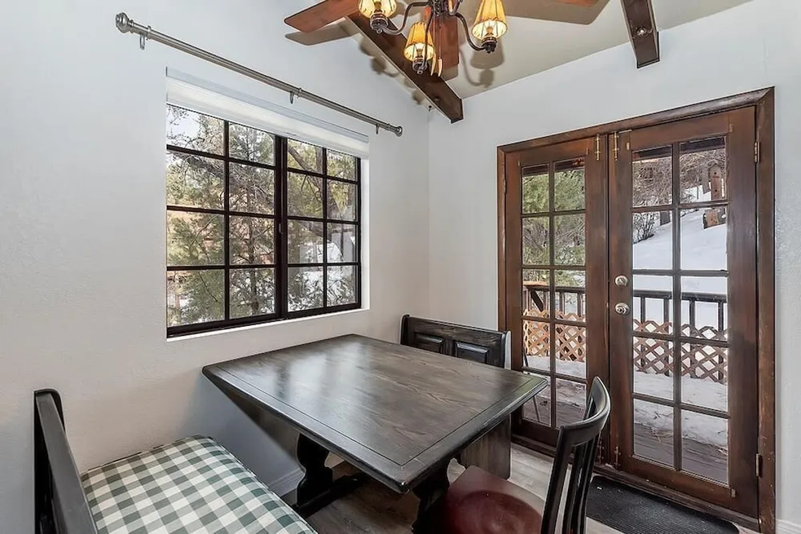 027 - Gold Mountain Getaway