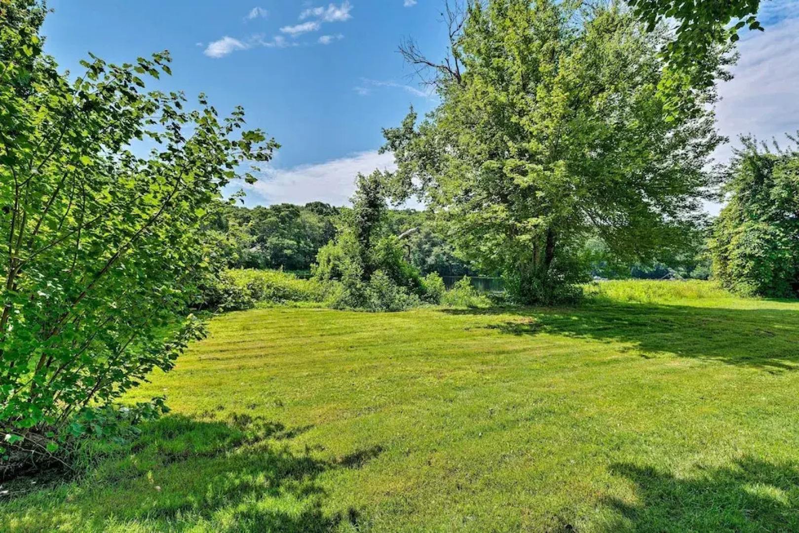 Waterfront Hyannis Gem: Walk to Hyannis Port Beach
