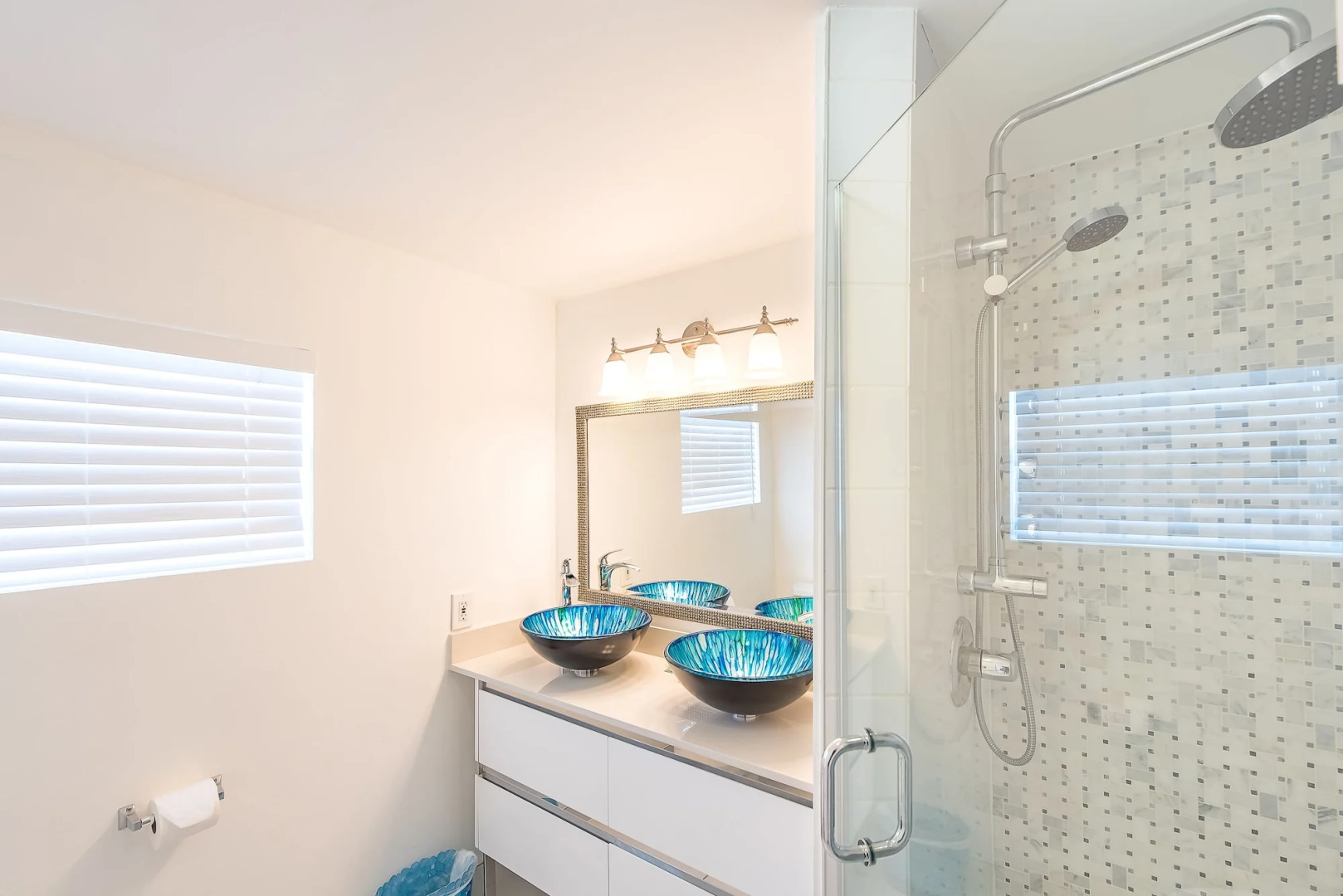 Sea Beach Plaza - Near Jungle Queen Riverboat