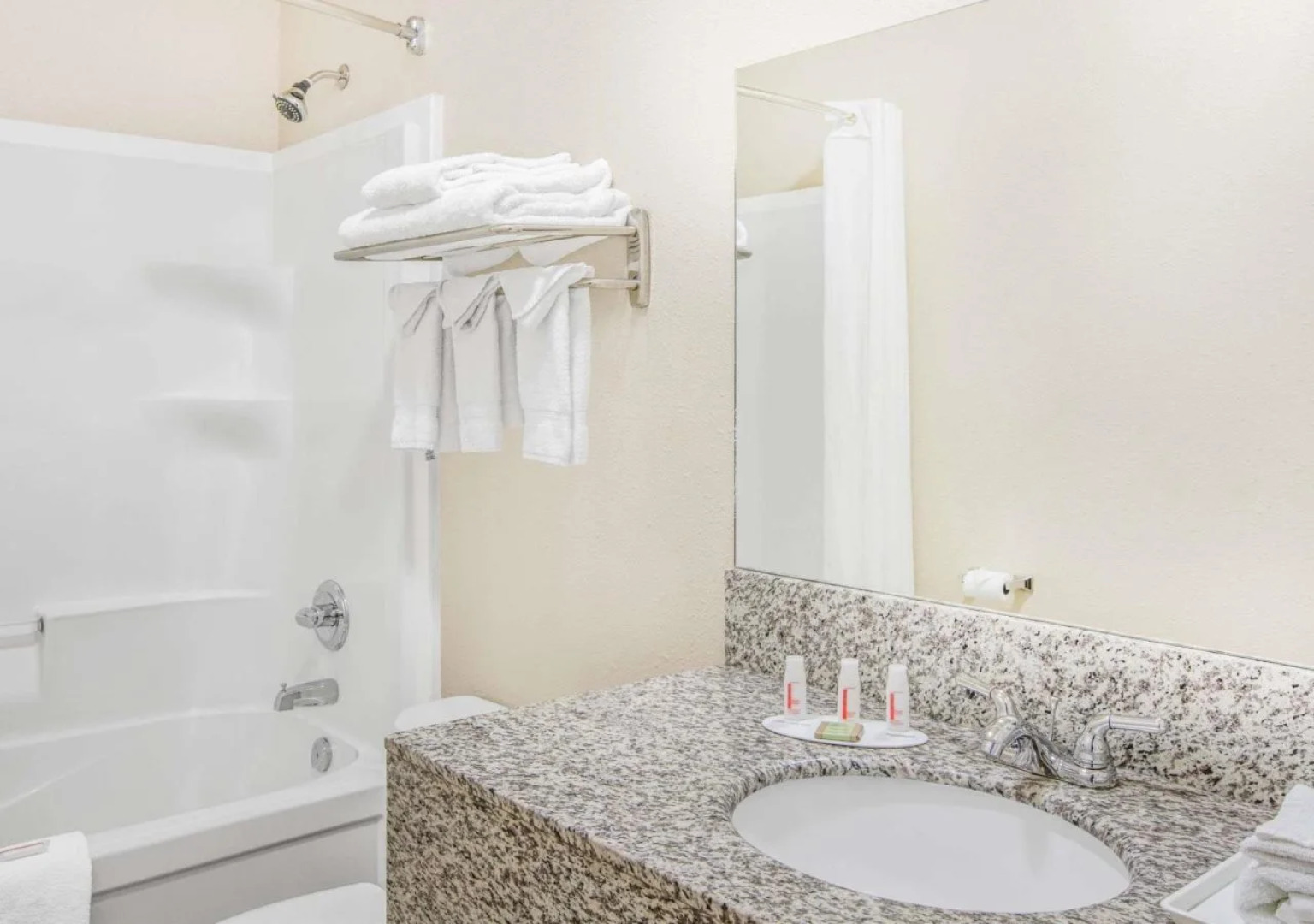 High Point Inn & Suites Peace River