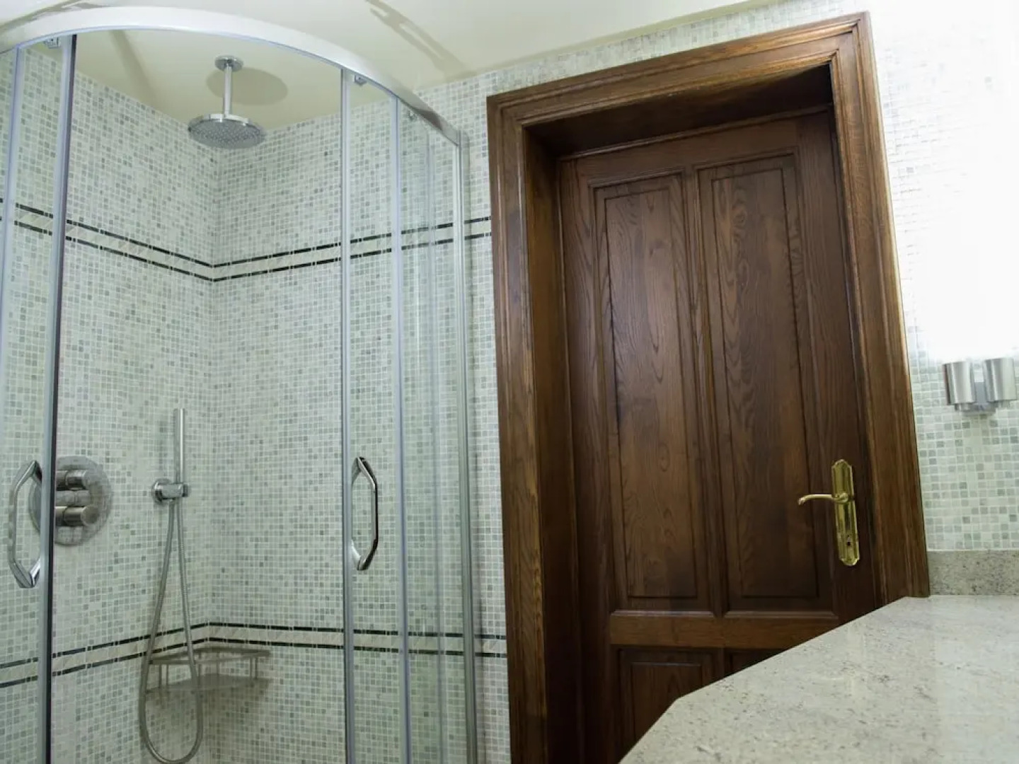 Group Stay With Pool, Chevron