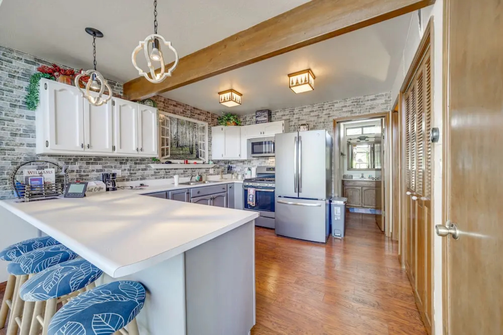 Deck & Scenic Views: Munds Park Cabin!