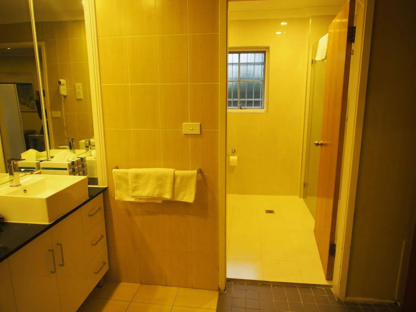 Killara Hotel & Suites