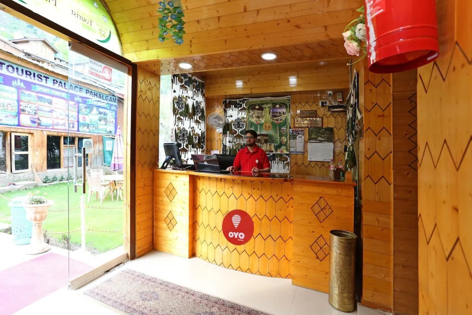 OYO 9084 Hotel Tourist Palace