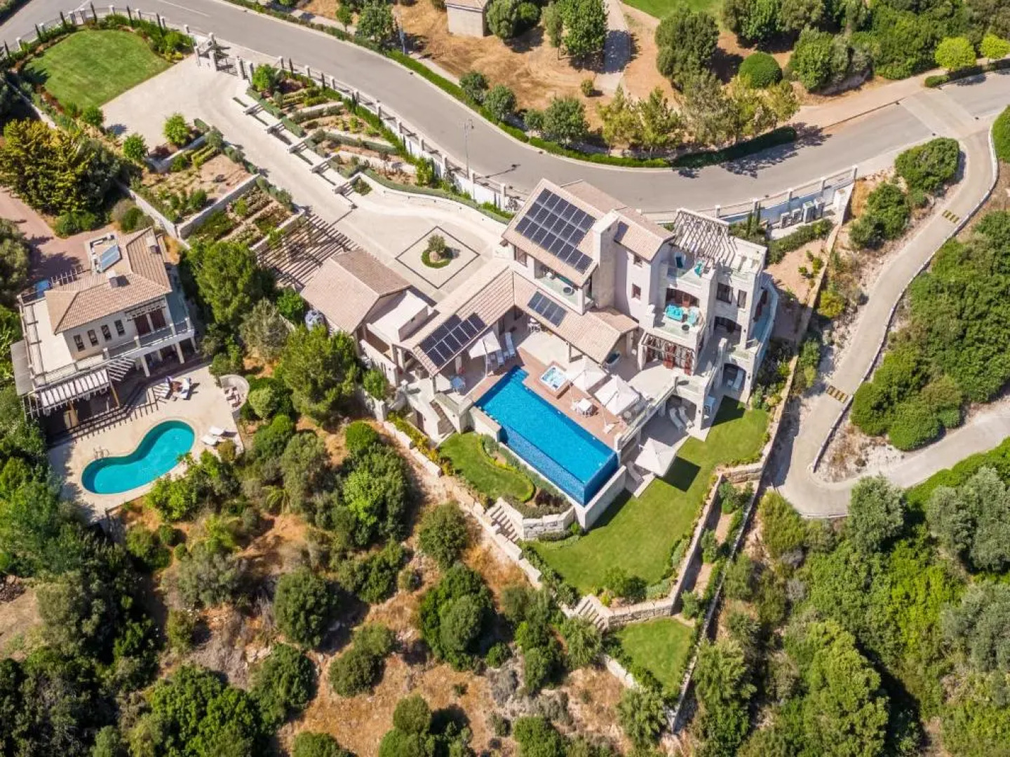 Villa Elea, New Deluxe Golf Villa at Aphrodite Hills - 6 Bedrooms, 7 Bathrooms