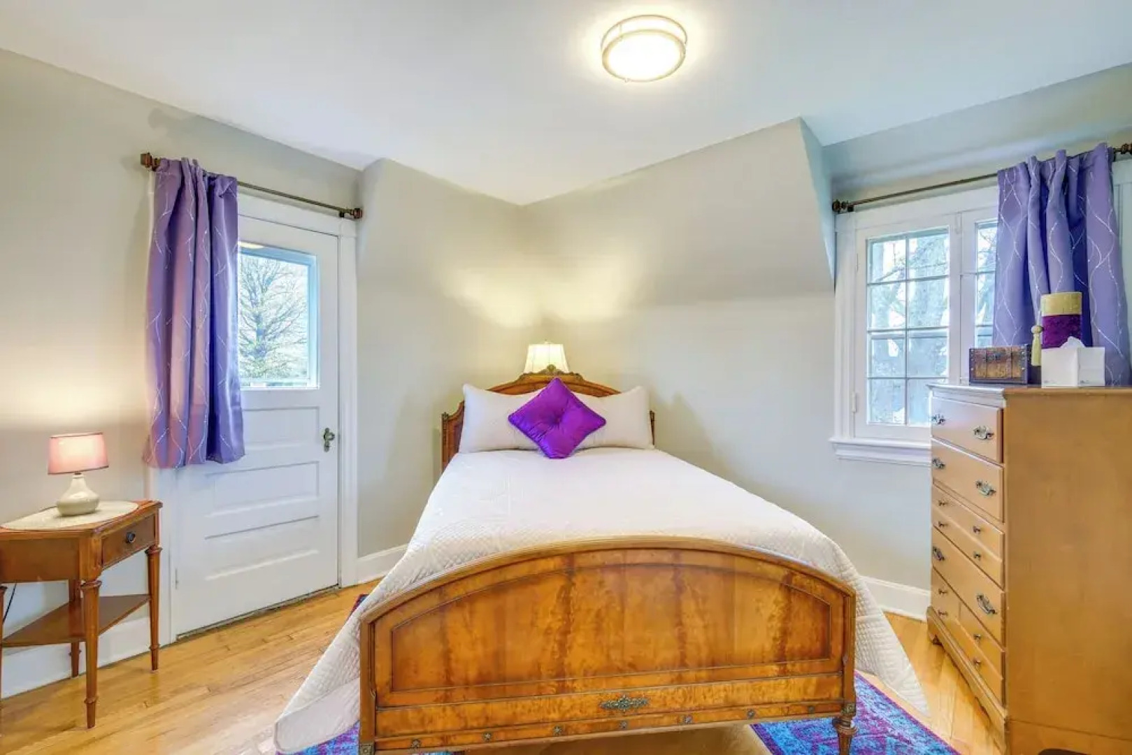 Inviting Vacation Home: 2 Mi to Mill Creek Falls!