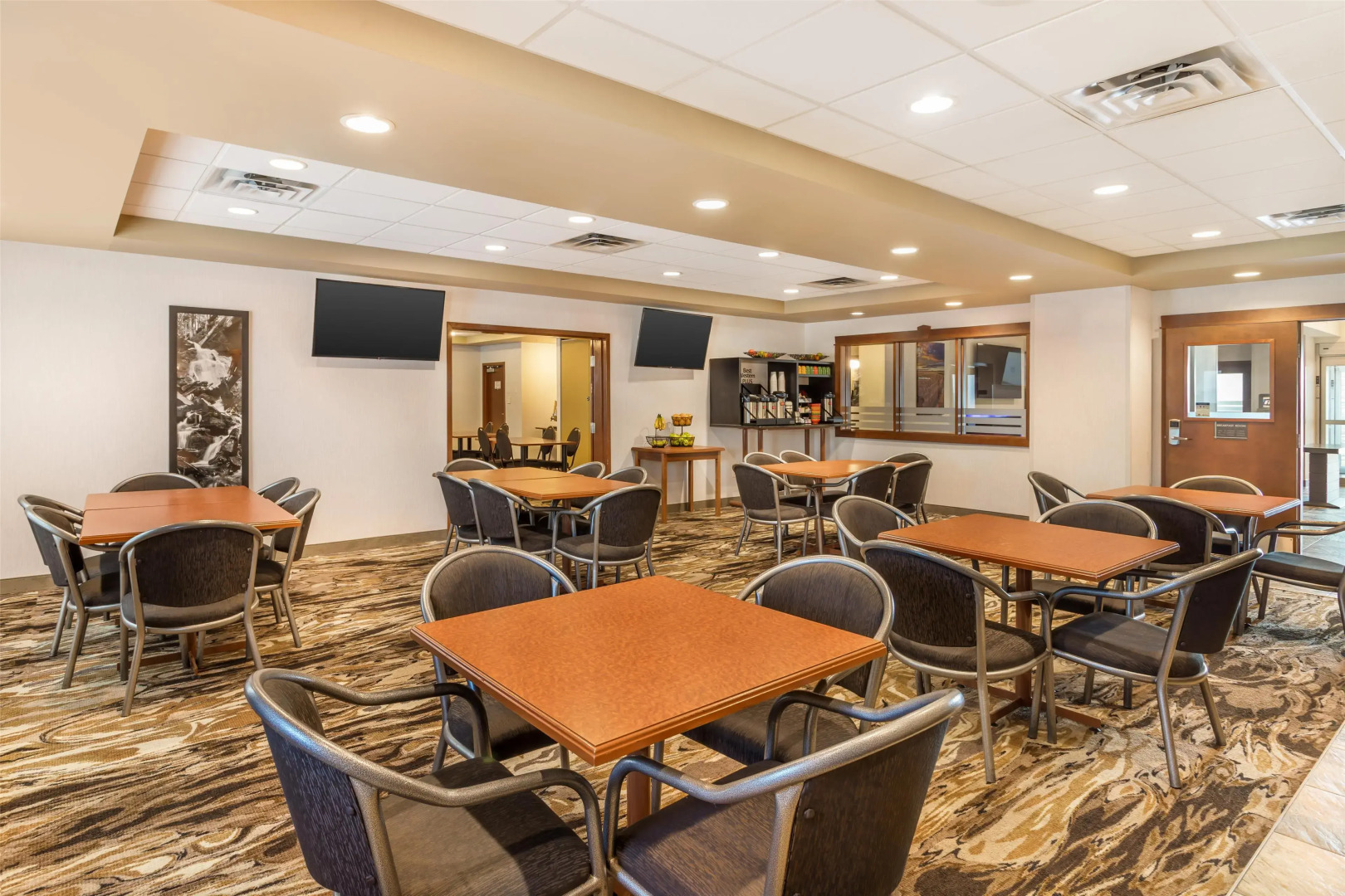 Best Western Plus Service Inn & Suites