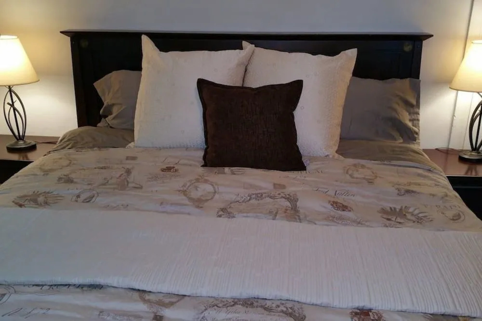 Modern Smart Townhouse Walk Downtown