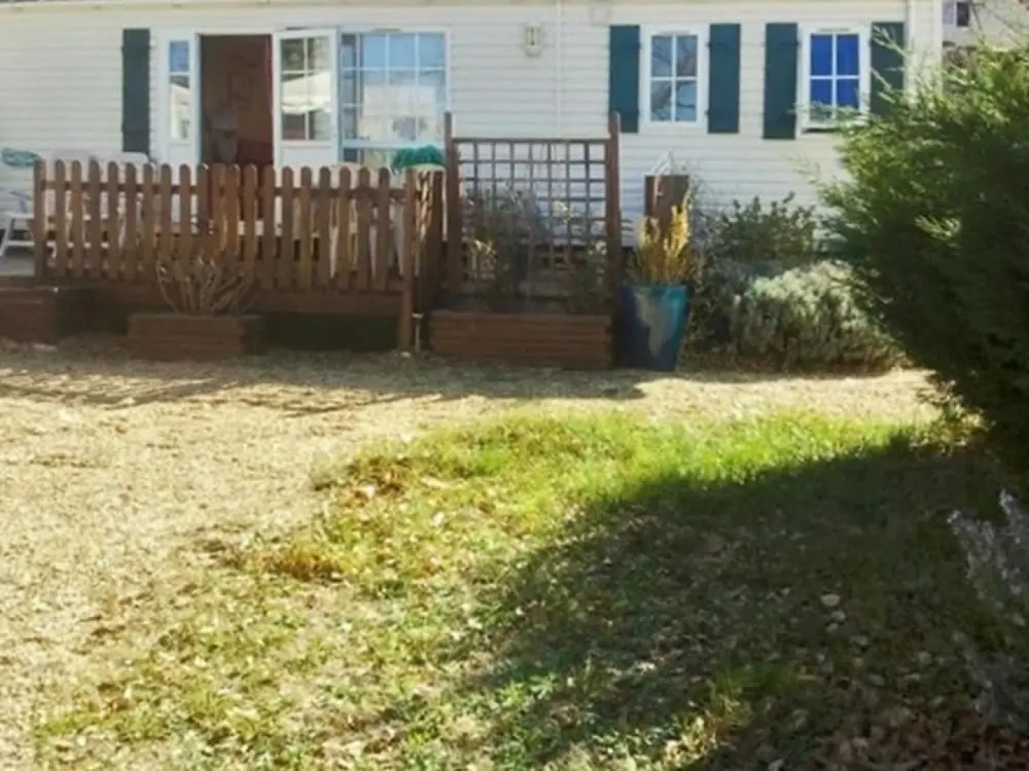 Bungalow With 2 Bedrooms in Aiguines, With Wonderful Lake View, Pool A