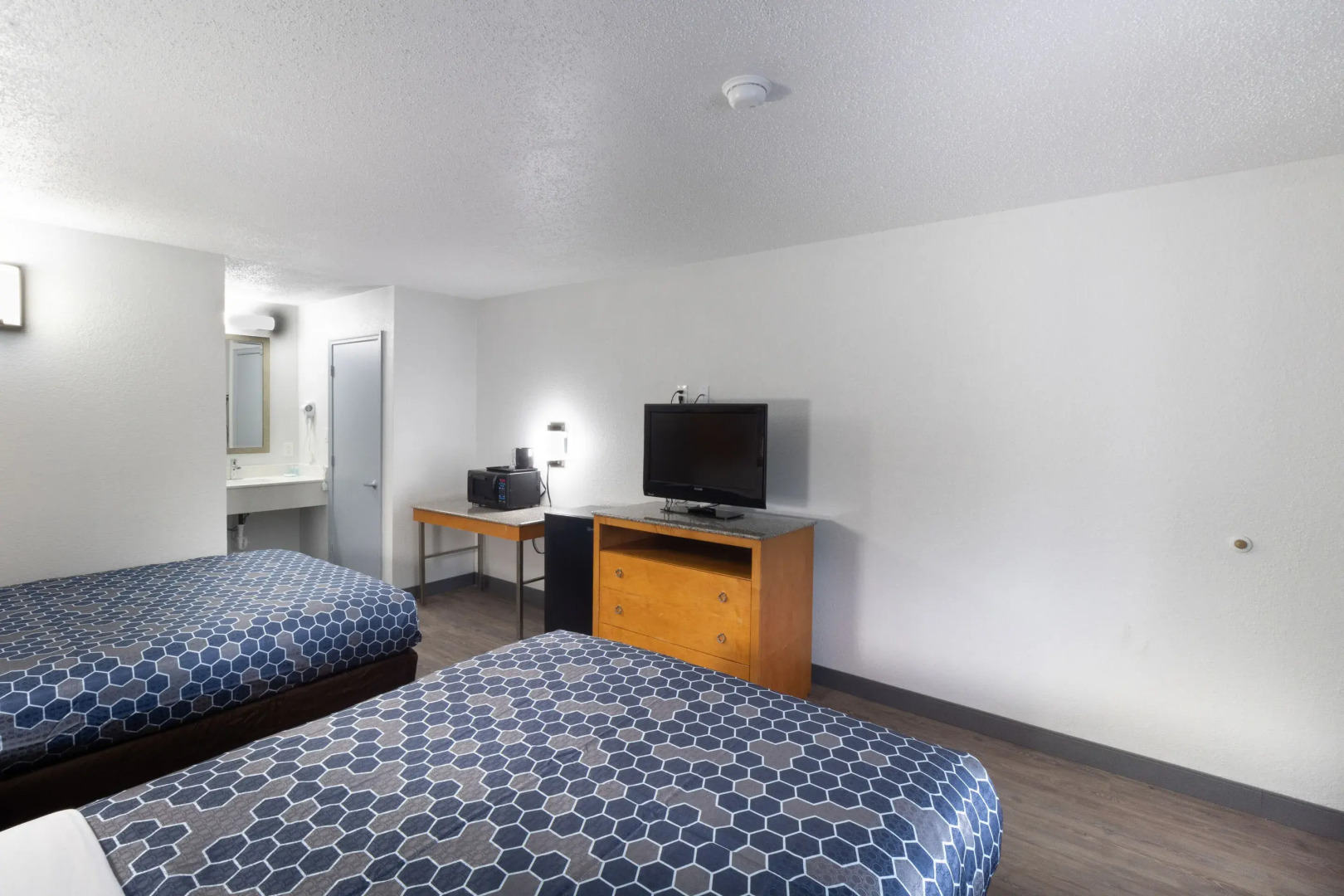 Rodeway Inn At Fort Lee