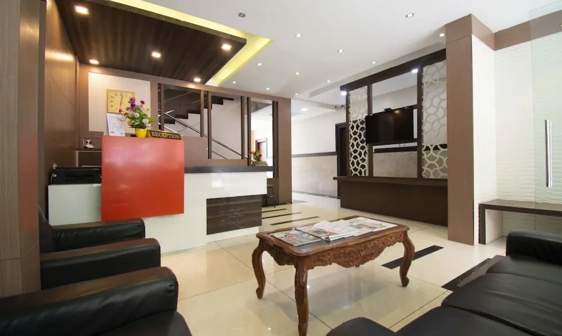 Treebo Trip Lumino Rainbow