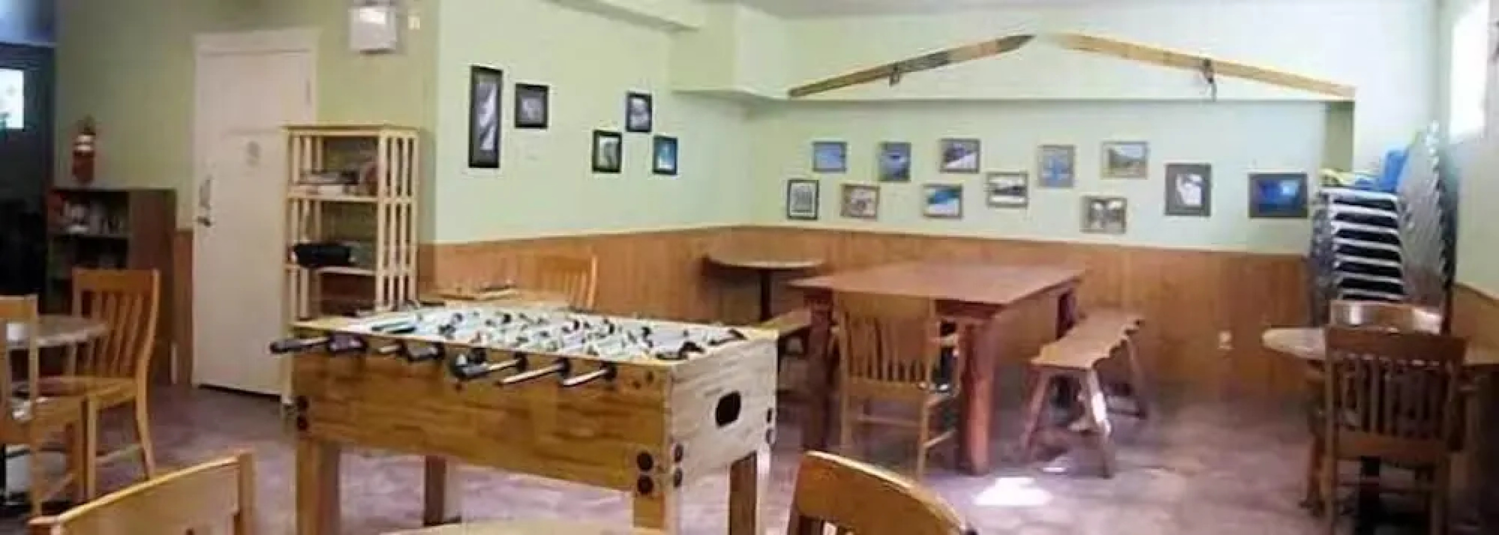 Castle Mountain Ski Lodge - Hostel