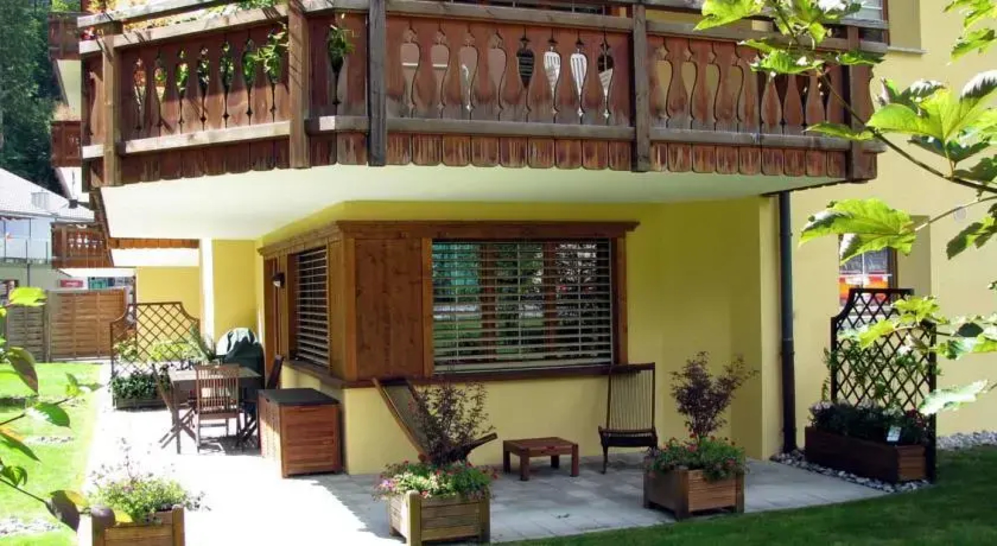 Haus Rätia, Klosters Platz