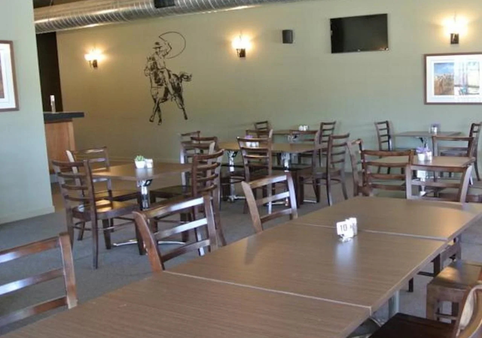 Dooleys Springsure Tavern and Motel